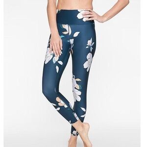 Athleta Elation Powervita 7/8 Tight Paradise Floral size XS teal white.
